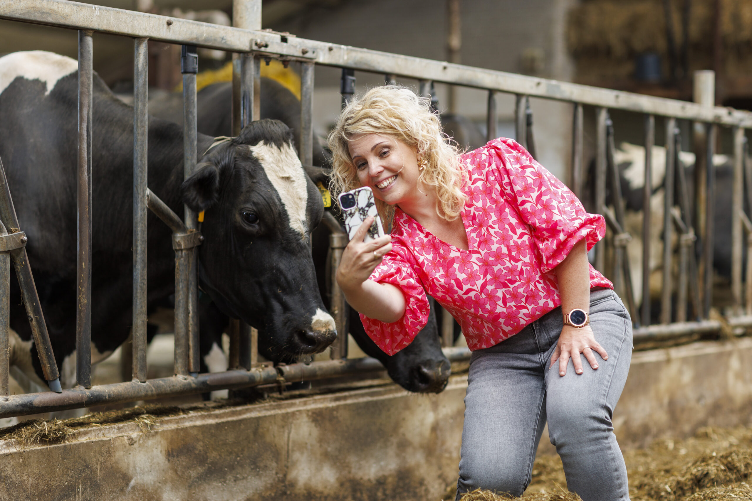 Moniek selfie met koe