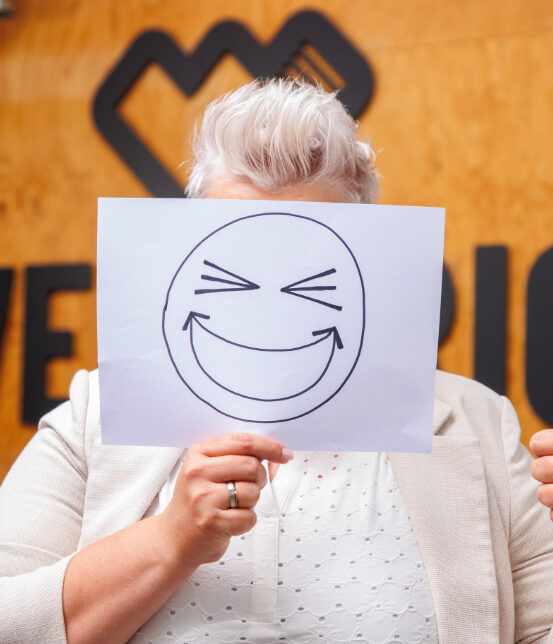 Jorien met smiley voor gezicht